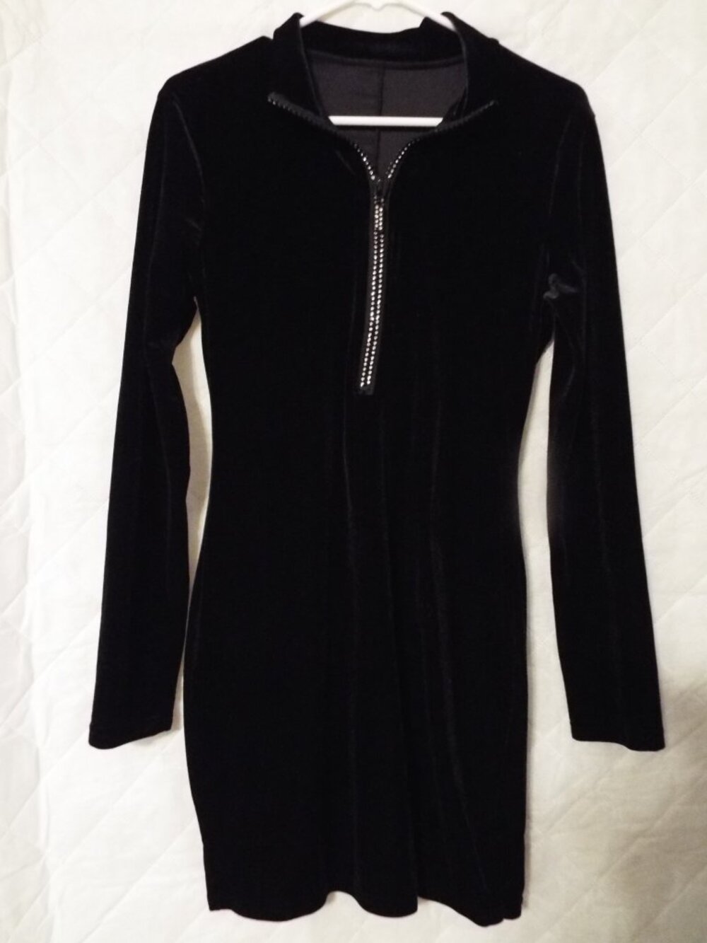 Long Black Sweater Dress with Rhinestone Front Zipper Size Medium